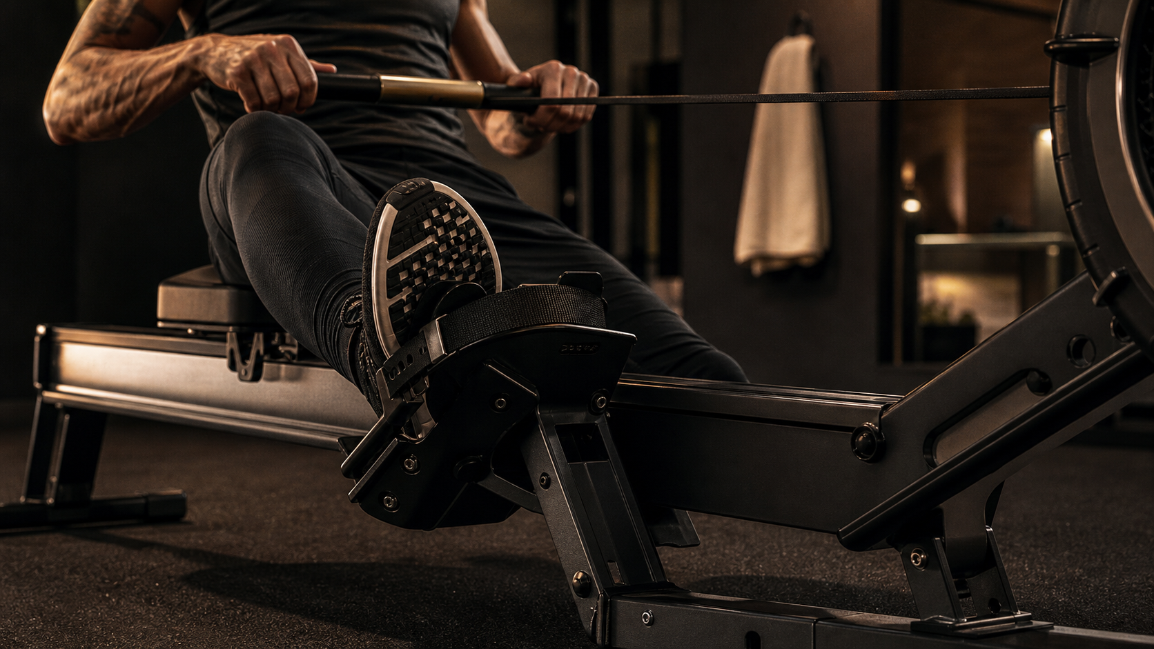 Le rameur fait travailler quels muscles : jambes, dos, abdos et bras