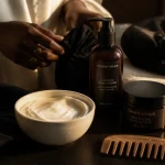 Soin pour les cheveux afro : routine d’hydratation et de définition, masques et leave-in